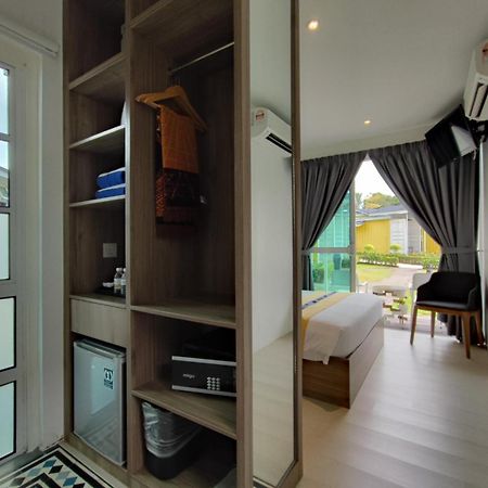 Solesor Kampong Beach Resort Port Dickson Extérieur photo